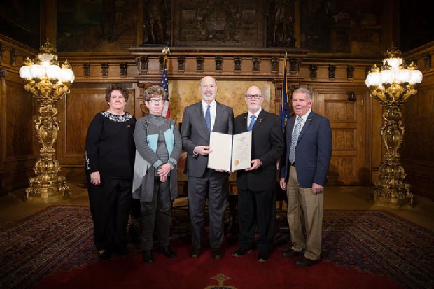 PASRDaysigningGovWolf